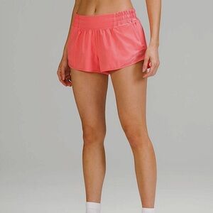 Lululemon Hotty Hot 2.5" Size 4 Raspberry Cream Shorts